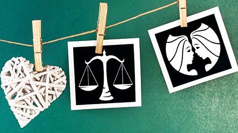 Kommt die Waage mit Zwillingen klar? Erfahren Sie alles dazu in diesem Partnerhoroskop... - Foto: Mehmet Hilmi Barcin &cidepix / iStock
